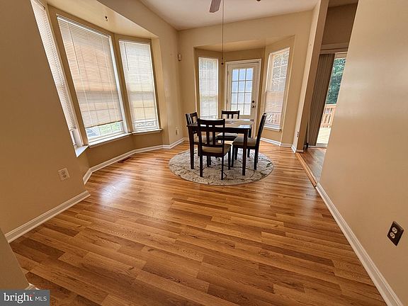 5th image of 3713 Midlothian Pl