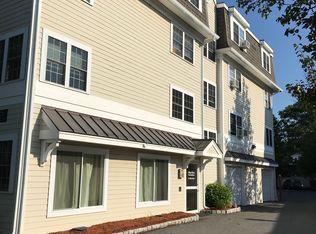 31 Elliott St APT 3D, Beverly, MA 01915
