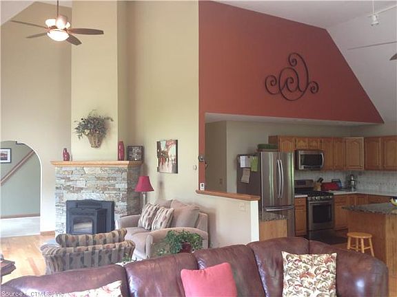 5th image of 21 Whitewood Dr