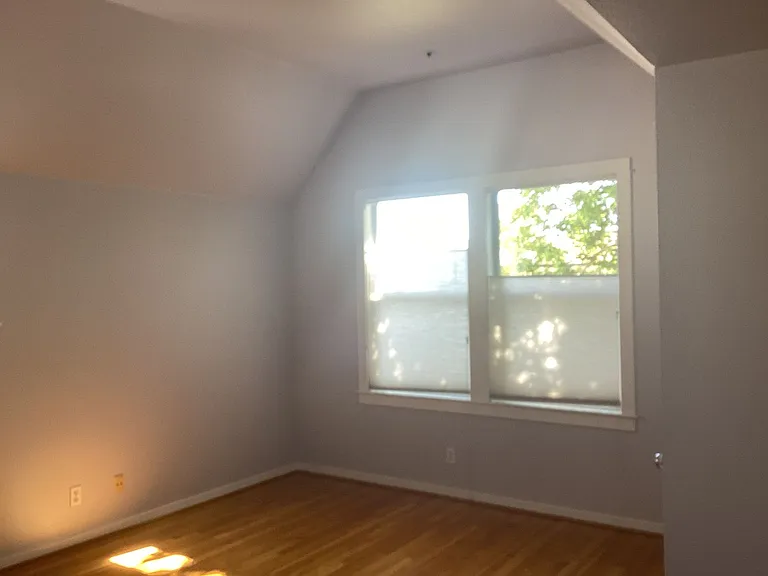 204 Roosevelt Ter — Photo 15