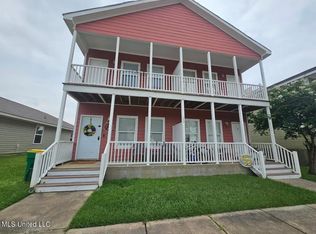 2020 Toulouse St, Ocean Springs, MS 39564