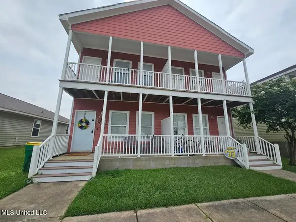 2020 Toulouse St, Ocean Springs, MS 39564