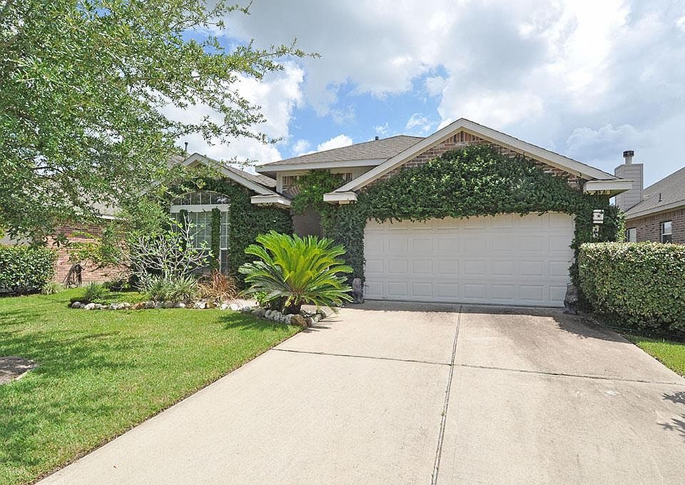 1st image of 1913 Roaring Springs Dr