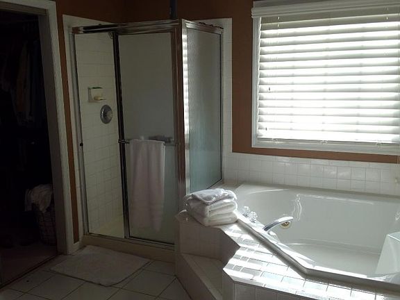 4th image of 10771 Countrywalk Ct