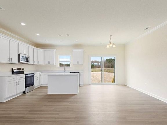 4th image of 220 Lowes Ln