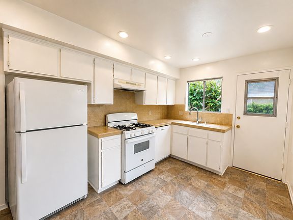 5th image of 2115 Bataan Rd APT 1