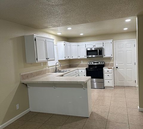 3rd image of 1631 Belinda Way