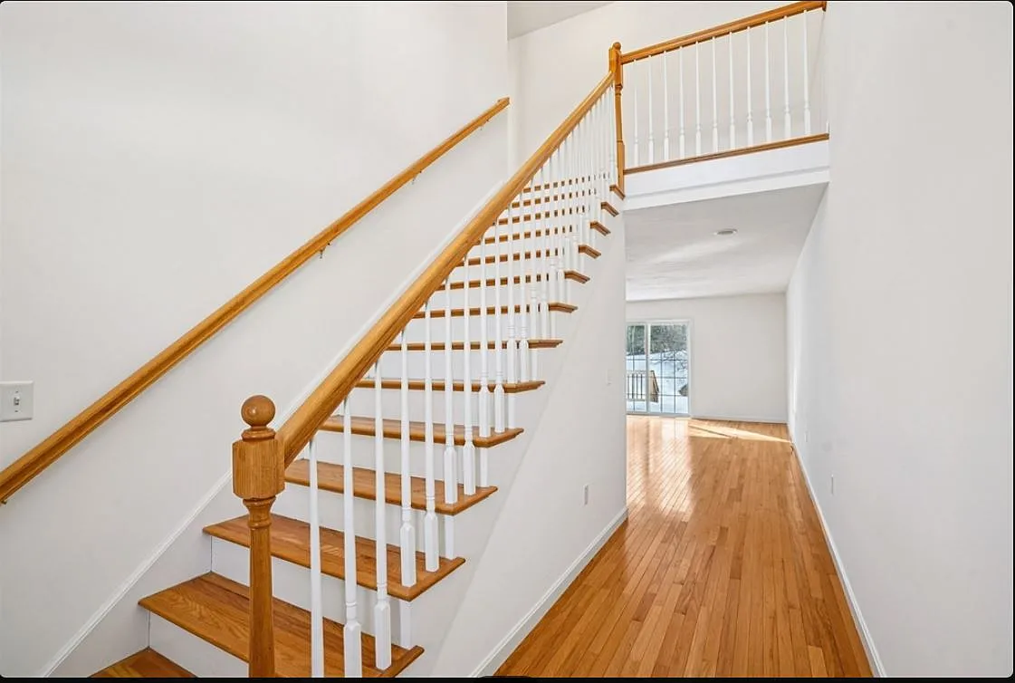 2 bed, 2.5 bath, 1619 sqft, $3,250 — Photo 2