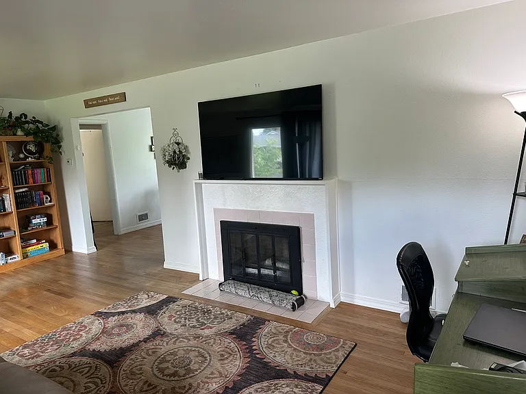 118 W 30th Ave — Photo 17