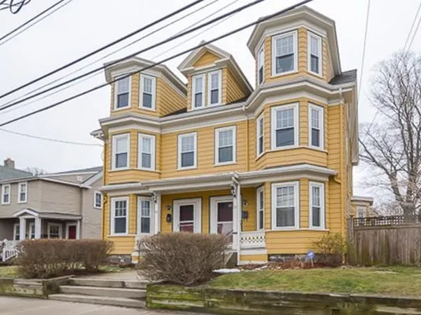 29 Pine St, Waltham, MA 02453