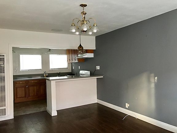4th image of 5817 Arlington Ave