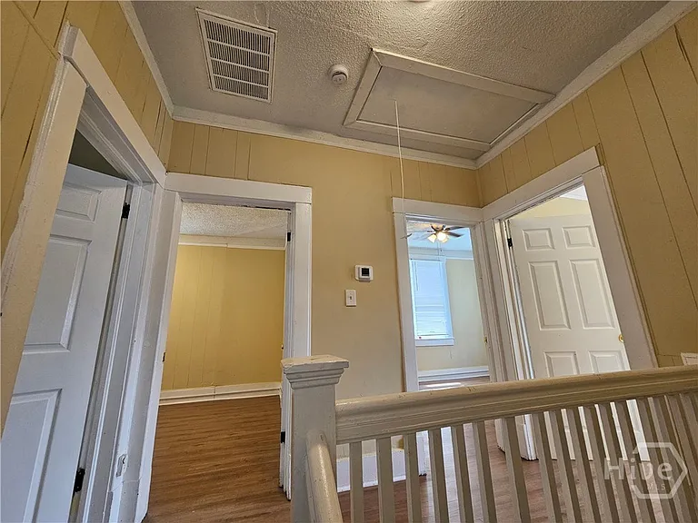 714 W 38th St — Photo 28
