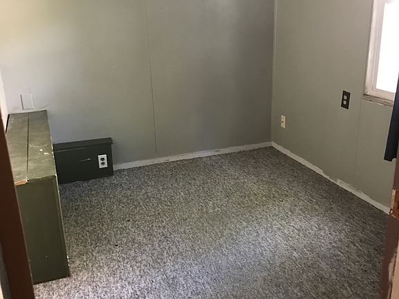 5th image of 1006 Broadway St