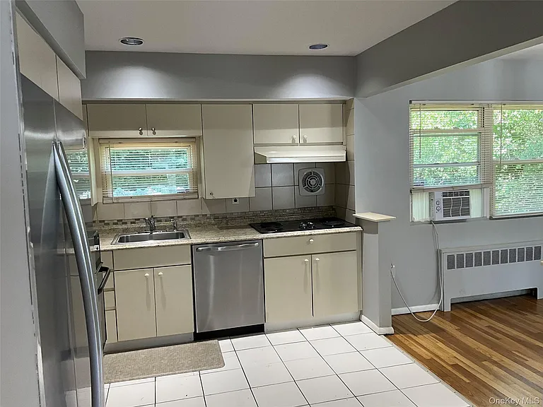 195 Central Park Rd — Photo 4