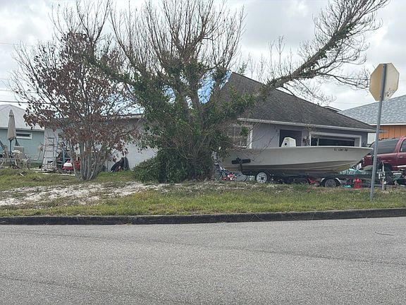 3rd image of 233 16th St SW