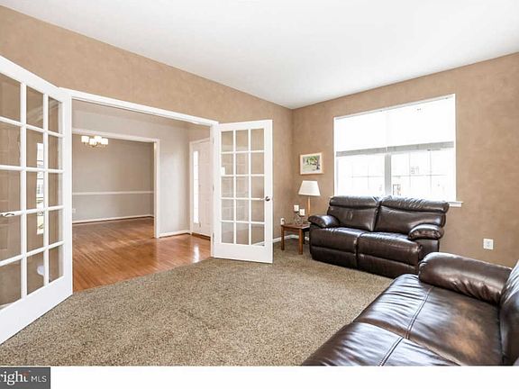 5th image of 1527 Montana Dr