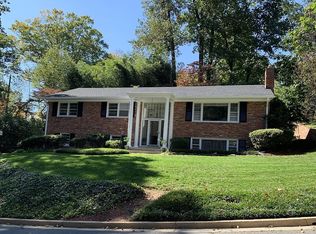 3889 30th St N, Arlington, VA 22207