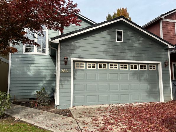 2611 Parkwood Village Ln