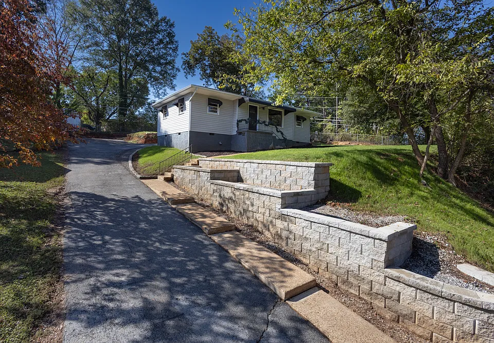 4716 Hal Dr