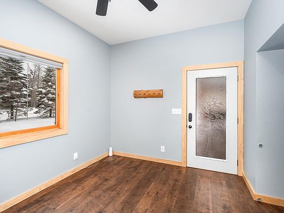 3rd image of 5906 Helm Rd