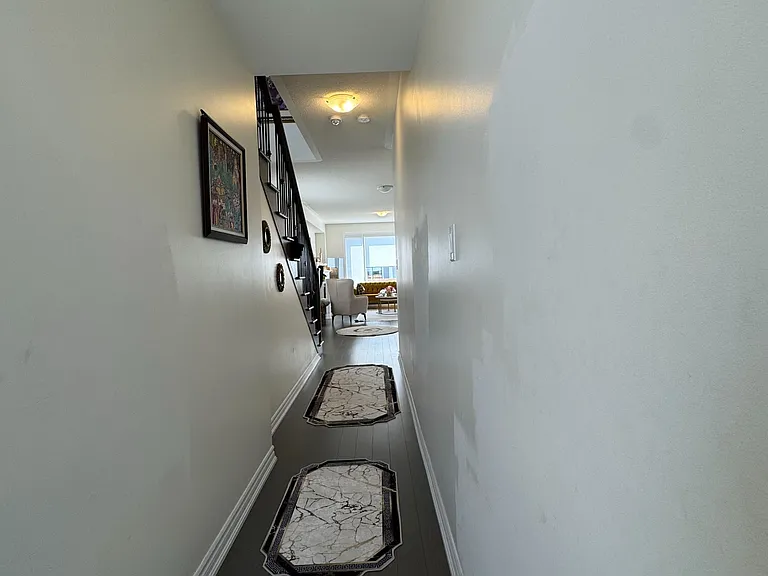 61 Valleybrook Rd — Photo 3