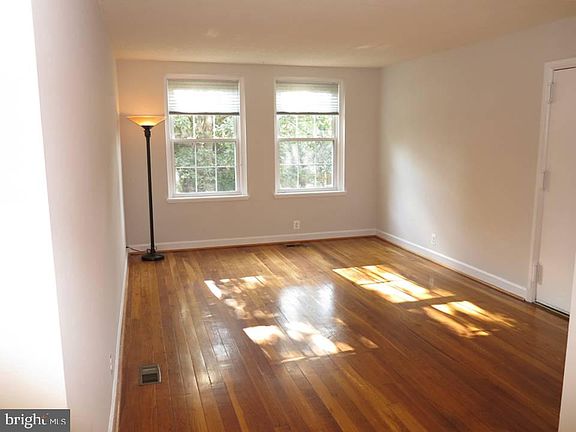 4th image of 2865 S Buchanan St APT A2