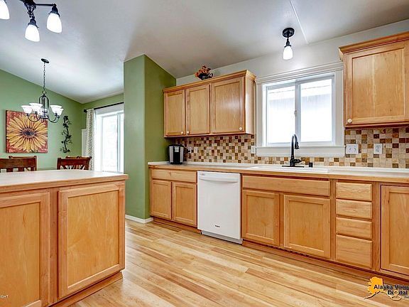 4th image of 8905 Birch Park Cir