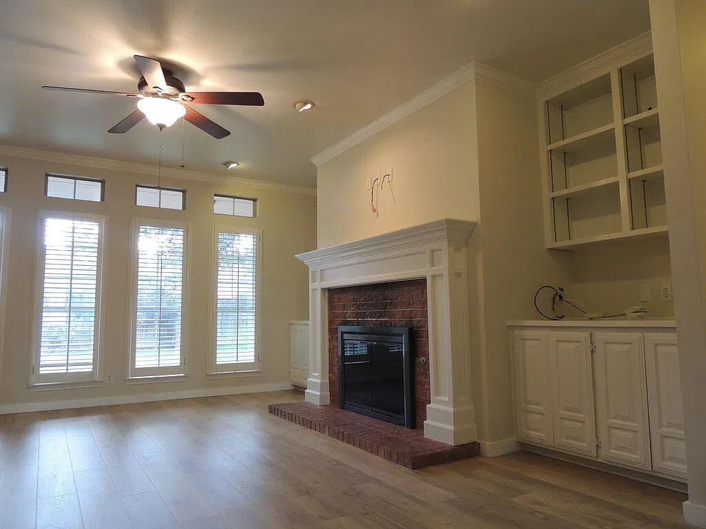 3 bed, 2.0 bath, 2257 sqft, $2,950 — Photo 2
