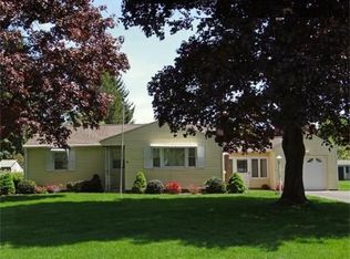 31 Stone Path Ln, West Springfield, MA 01089