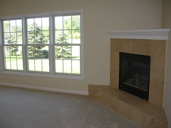 5th image of 27721 Schriber St