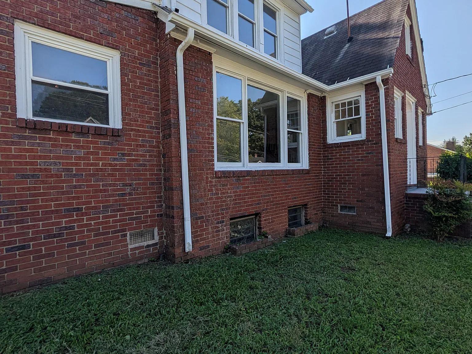 3 bed, 2.5 bath, 2092 sqft, $1,450 — Photo 4