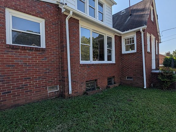 4th image of 927 N Cameron Ave