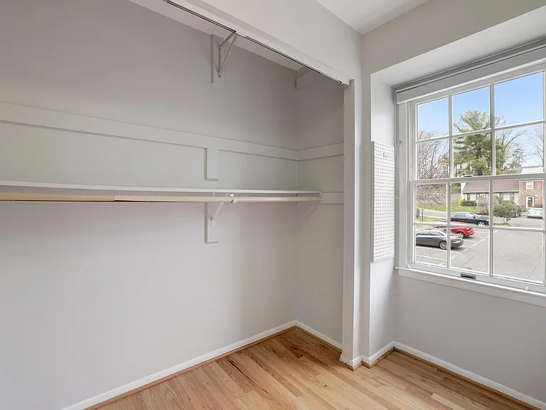 9823 Saint Cloud Ct — Photo 37
