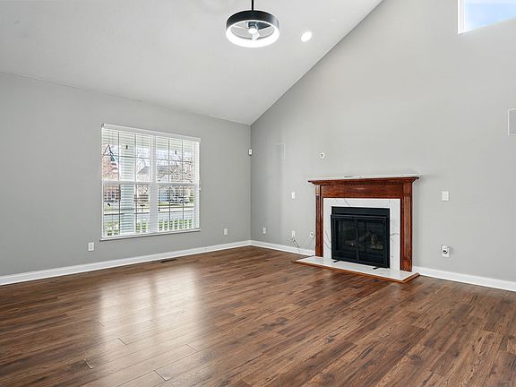 17'6 x 17'. LVP floor. Gas log fireplace.