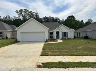 967 Riverside Ln, Pearl, MS 39208