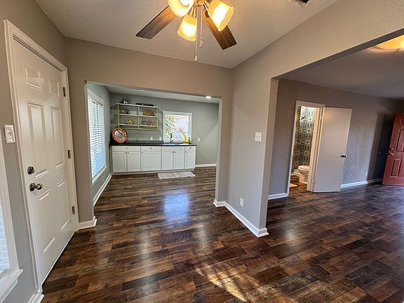 4th image of 3126 E Southcross Blvd