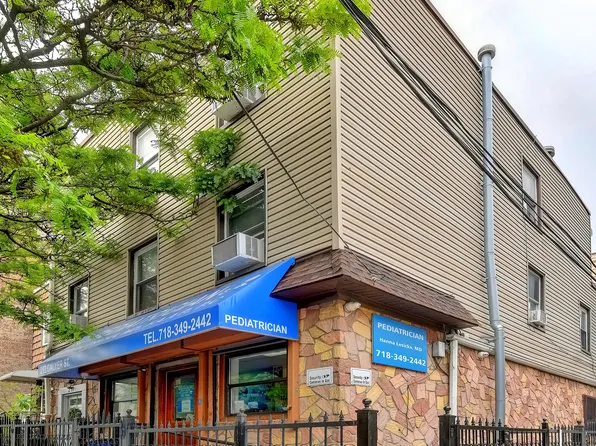 217 Calyer Street image 1 of 11