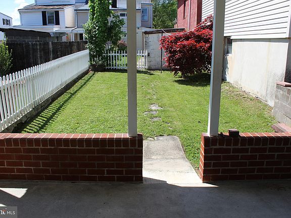4th image of 616 N 2nd St