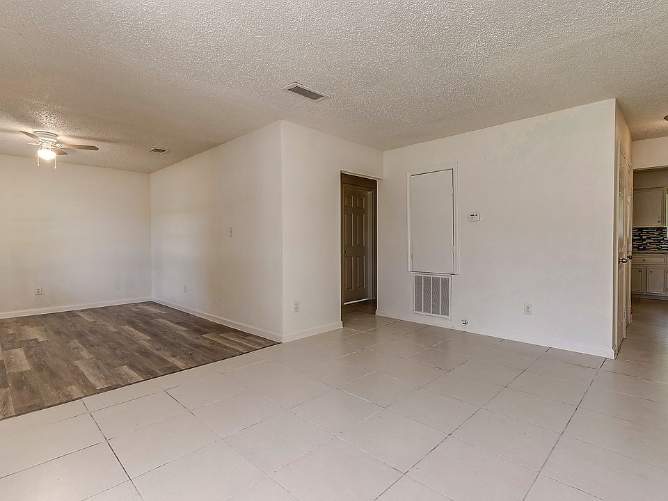 1723 Avenue B, Danbury, TX 77534 Zillow