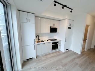 280 Dundas St W #13, Toronto, ON M5A 3W1