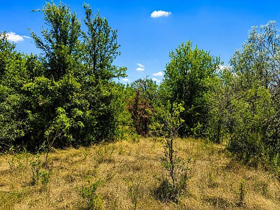 5th image of 221 Fawn Ridge Rd