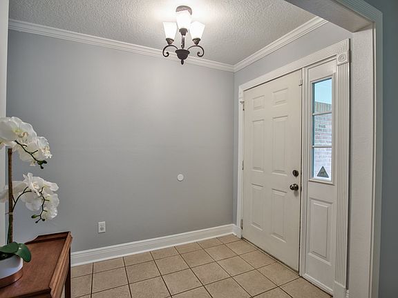 4th image of 4678 Pimlico Dr