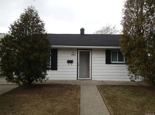 28711 Rosemont St, Roseville, MI 48066