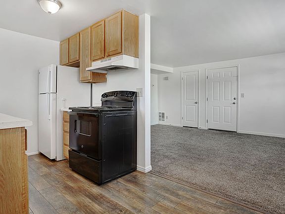 2x1 Kitchen/Living Room