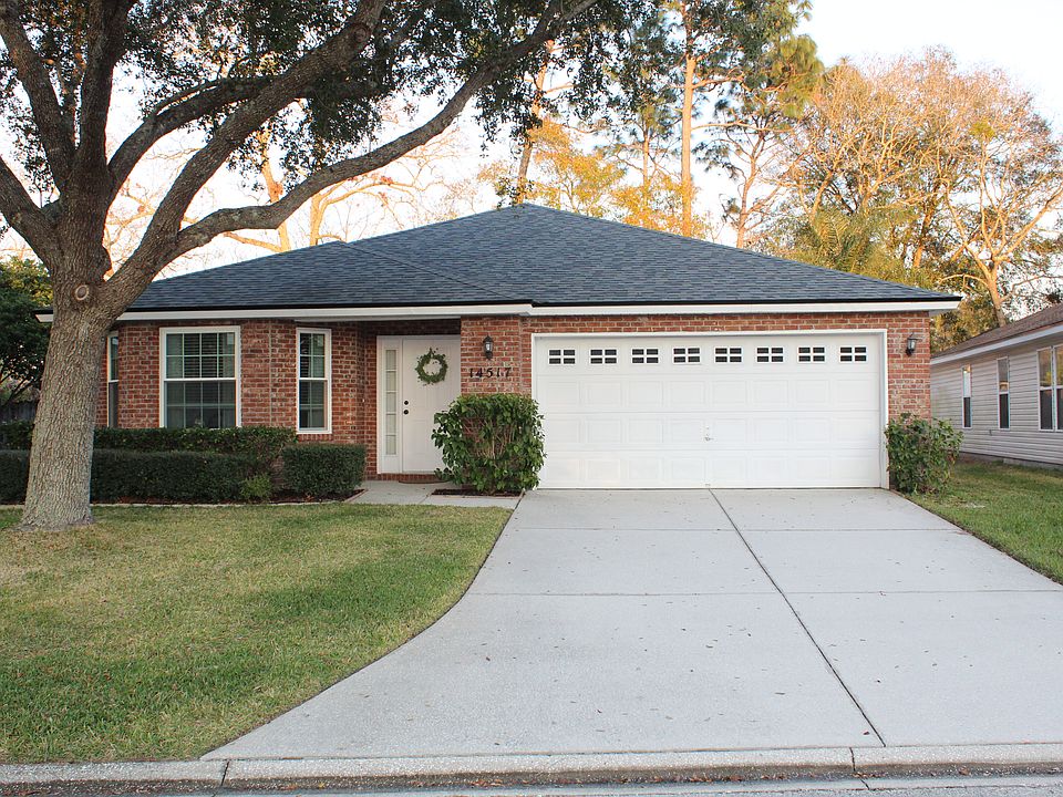 1st image of 14517 Woodfield Cir N