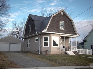316 E 2nd St S, Newton, IA 50208