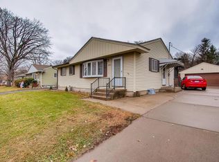 1040 3rd St NW, New Brighton, MN 55112