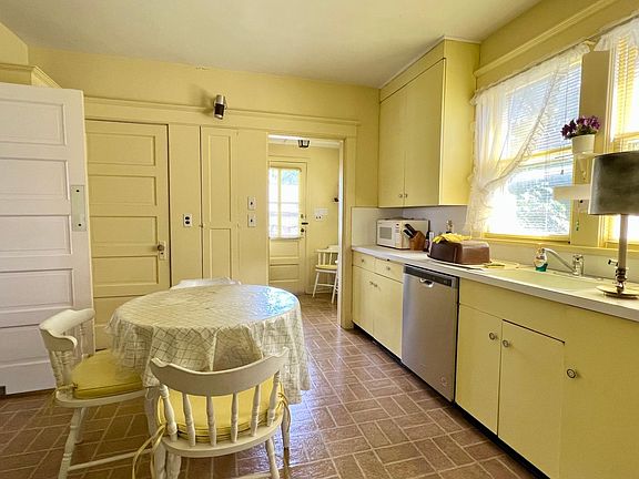 5th image of 140 Saint Andrews Ln
