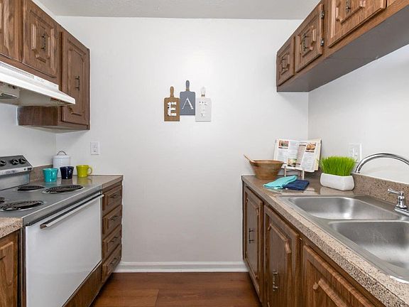 5th image of 6000 Westlake Dr #6006LF