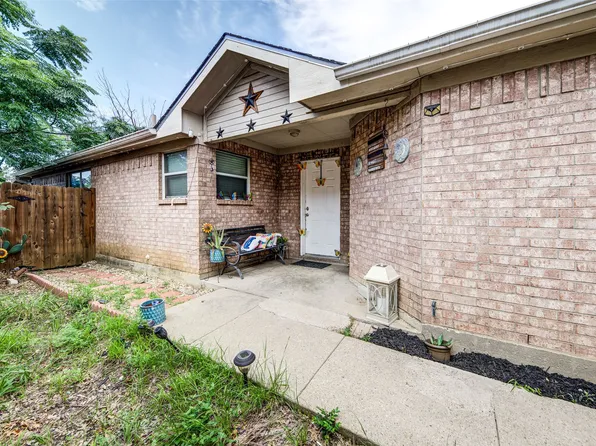 1010 Savage Dr, Denton, TX 76207